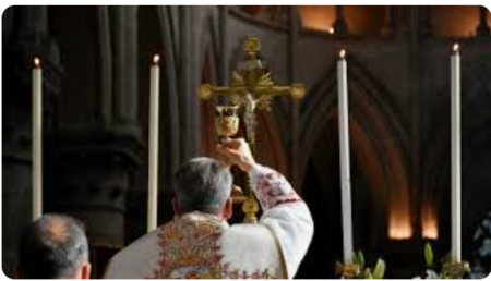 CAP. 8. — QUE A MISSA ORDINARIAMENTE NÃO SE DEVE CELEBRAR EM LÍNGUA VULGAR E DA EXPLICAÇÃO DE SEUS MISTÉRIOS AO POVO